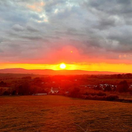Summit Camping Kit Hill Cornwall Panoramic Views Grass Pitch From 15Pn Or Bella Bell Tent 75Pn Callington Exterior photo