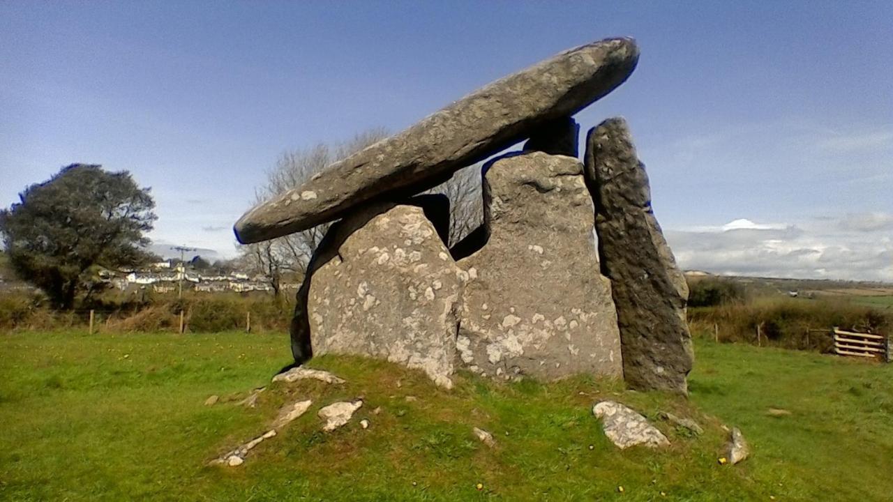 Summit Camping Kit Hill Cornwall Panoramic Views Grass Pitch From 15Pn Or Bella Bell Tent 75Pn Callington Exterior photo