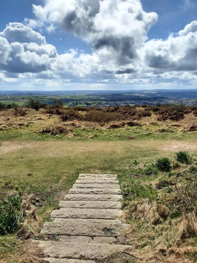 Summit Camping Kit Hill Cornwall Panoramic Views Grass Pitch From 15Pn Or Bella Bell Tent 75Pn Callington Exterior photo